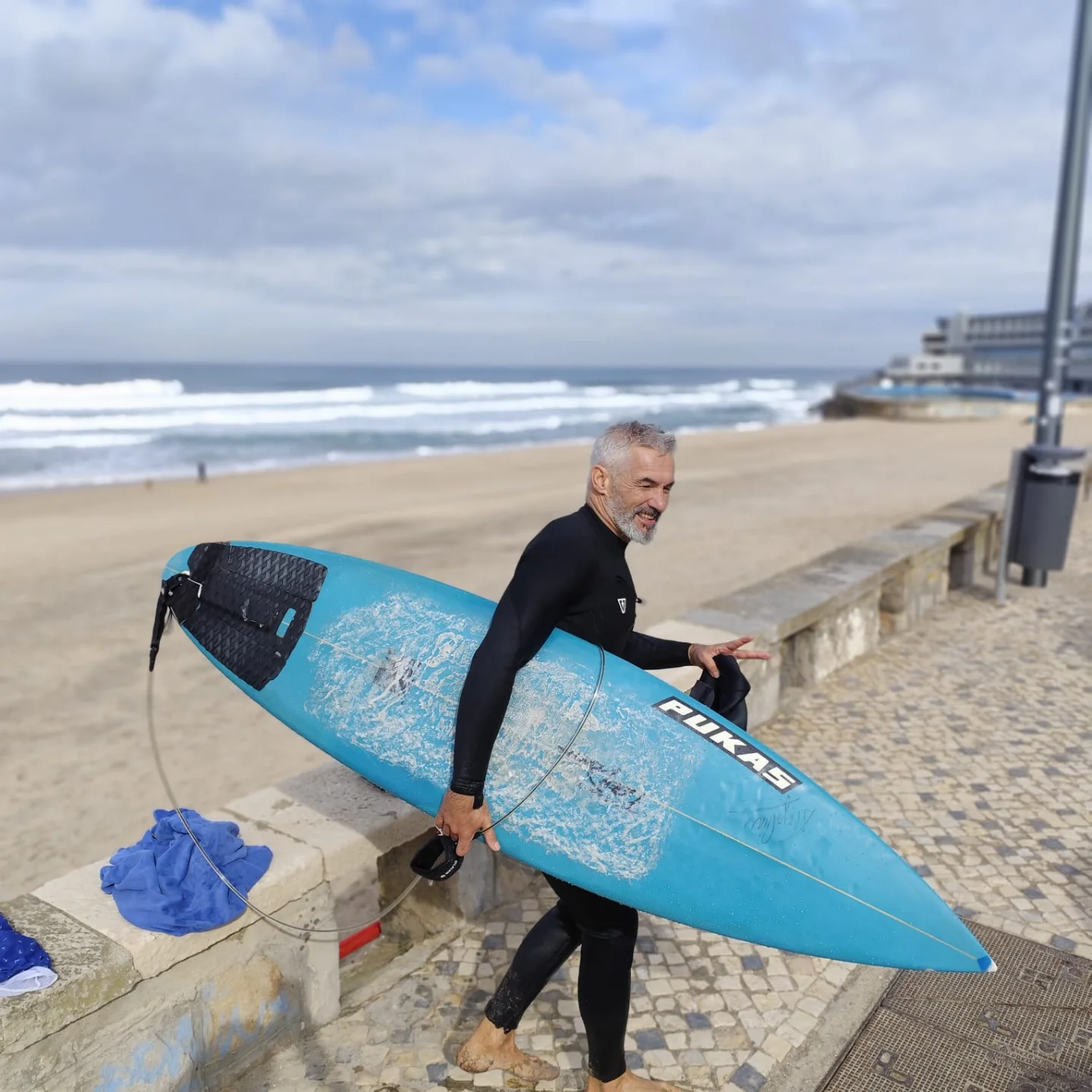 Óscar, o Surfista Solitário
